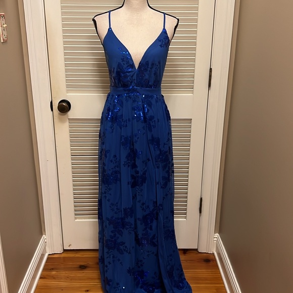 Lulus Captivating Essence Blue Sequin Backless Maxi Dress, Size Medium, NWT - Picture 4 of 17